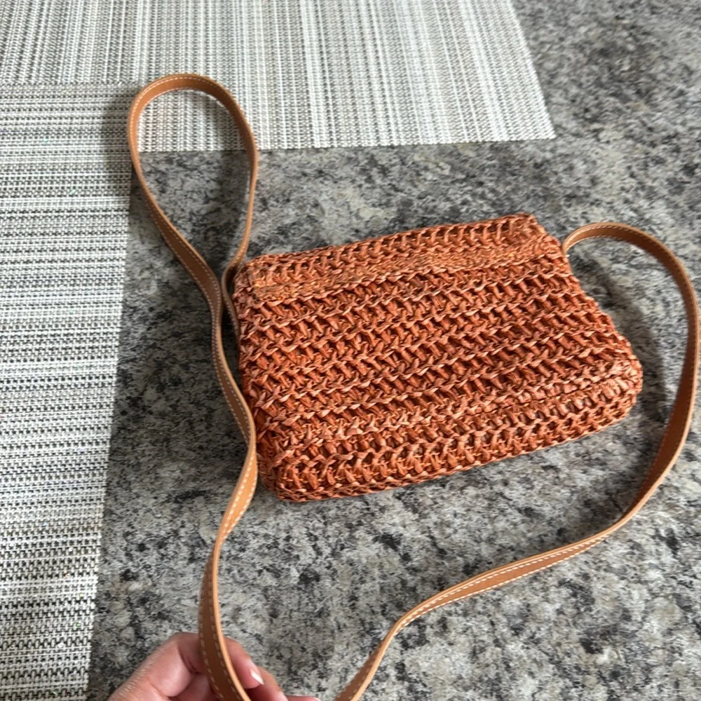 Universal Thread Women’s Woven Cognac Tan Handbag Purse NWOT - Picture 5 of 8